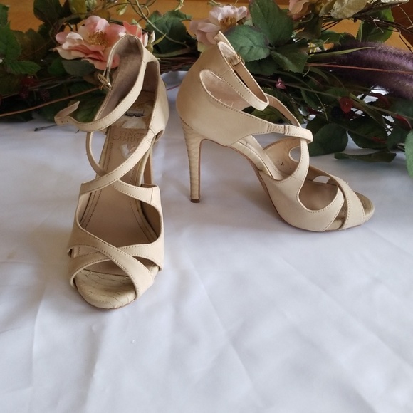 Womens Vince Camuto Heels - Picture 1 of 7